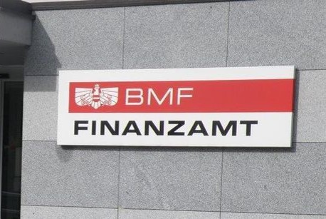 Finanzamt gegen Wagenhofer und Limi Bau